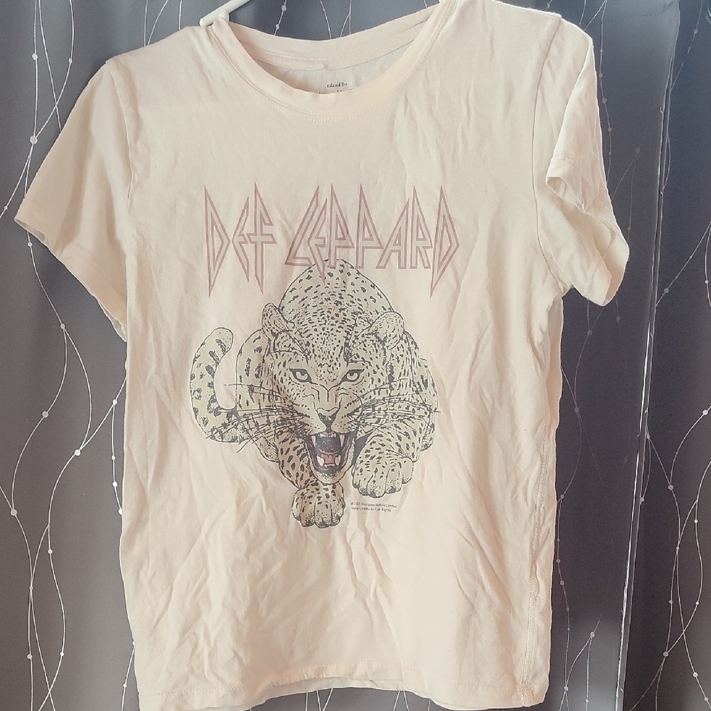 Cream Graphic Leopard T-Shirt